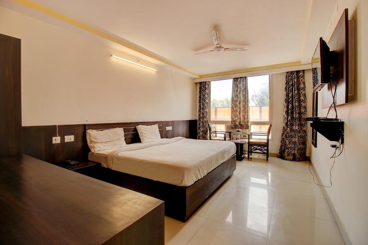 Fabhotel Ps Grand Lakhnau Kültér fotó